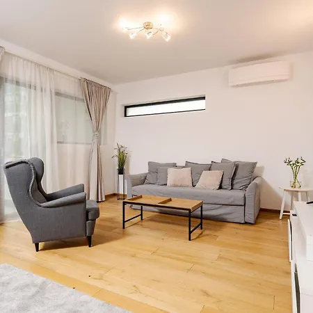 Romexpo 2br Relax Spacious